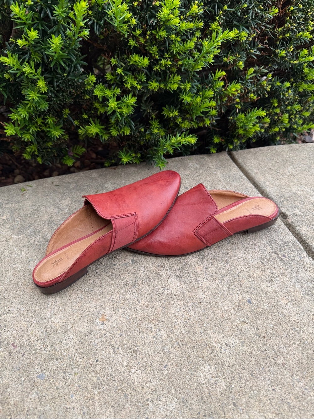 Frye Terri Gore Red Clay Leather Mules Slip On Flats Distressed Womens Size 8 M